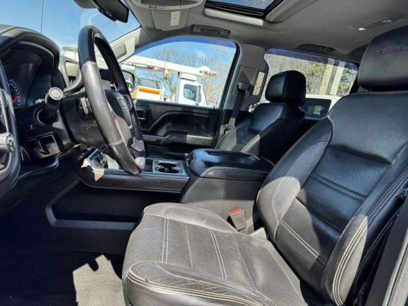 used 2018 GMC Sierra 1500 car, priced at $31,995