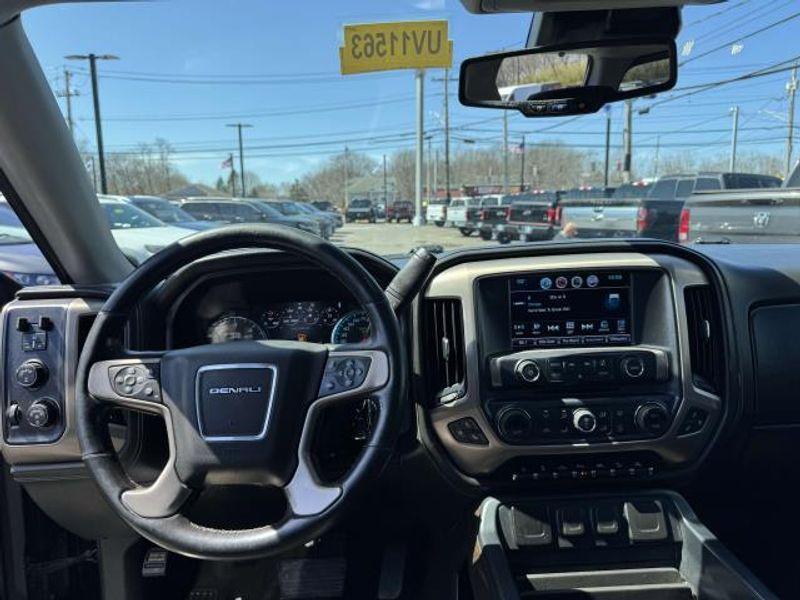 used 2018 GMC Sierra 1500 car, priced at $31,995