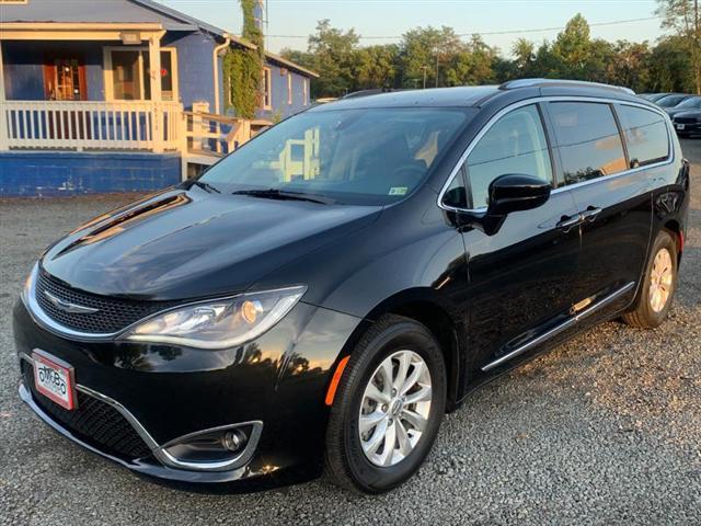 used 2020 Chrysler Pacifica car, priced at $17,995