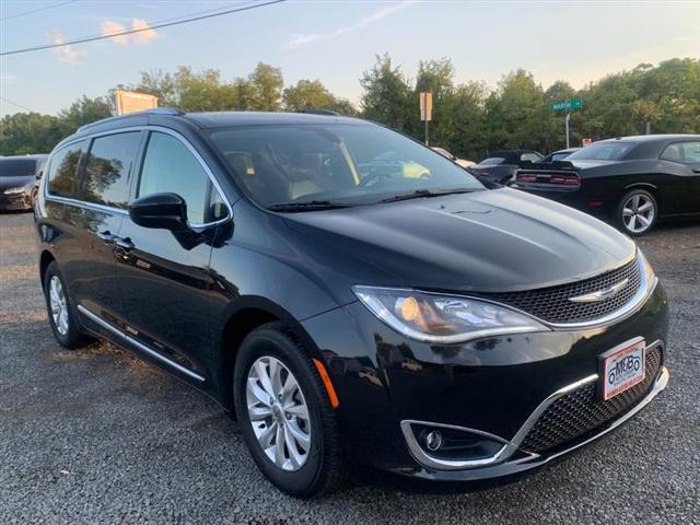 used 2020 Chrysler Pacifica car, priced at $17,995