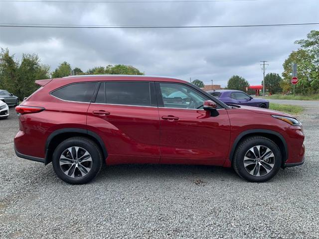 used 2021 Toyota Highlander car, priced at $31,995