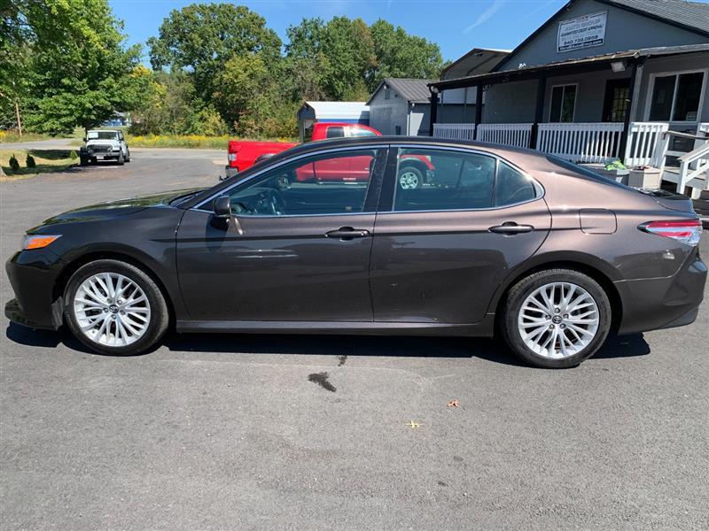 used 2018 Toyota Camry Hybrid car, priced at $19,995