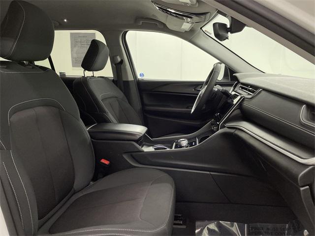 used 2024 Jeep Grand Cherokee car, priced at $31,137