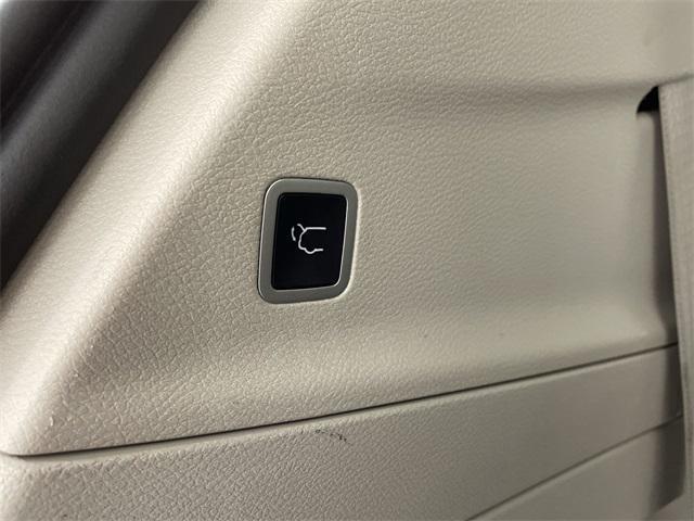 used 2023 Chrysler Pacifica car, priced at $22,897