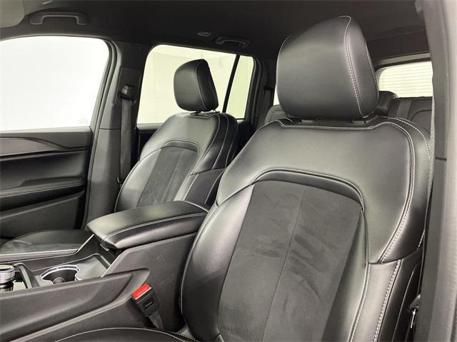 used 2024 Jeep Grand Cherokee car, priced at $37,044