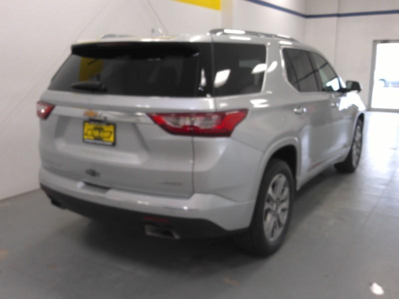 used 2021 Chevrolet Traverse car, priced at $32,995