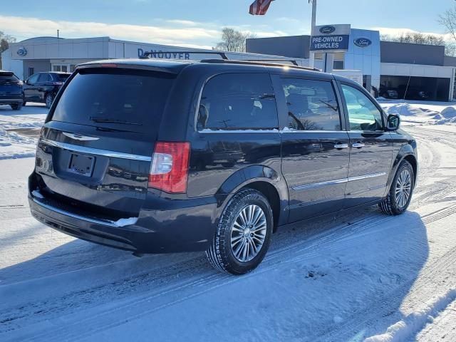 used 2014 Chrysler Town & Country car, priced at $9,100