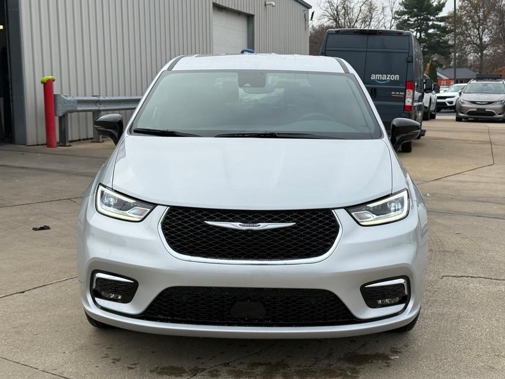 new 2026 Chrysler Pacifica car, priced at $44,747