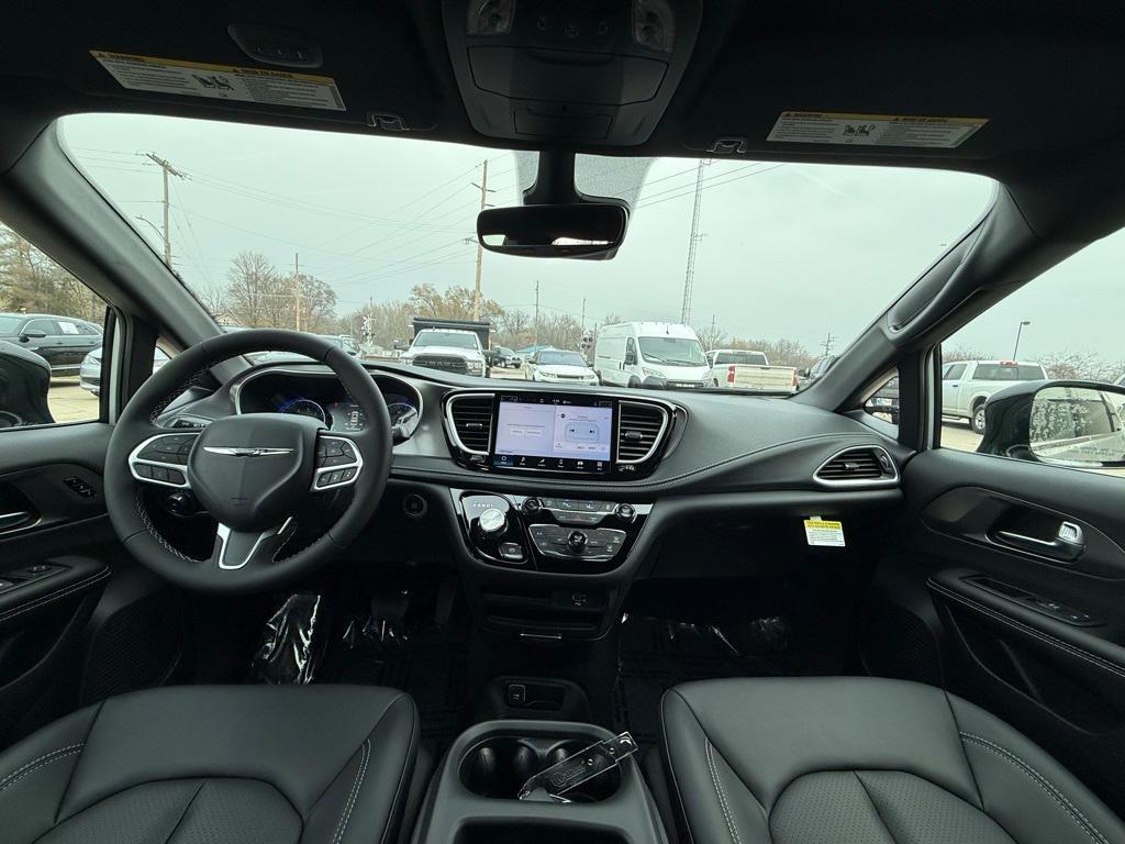 new 2026 Chrysler Pacifica car, priced at $44,747