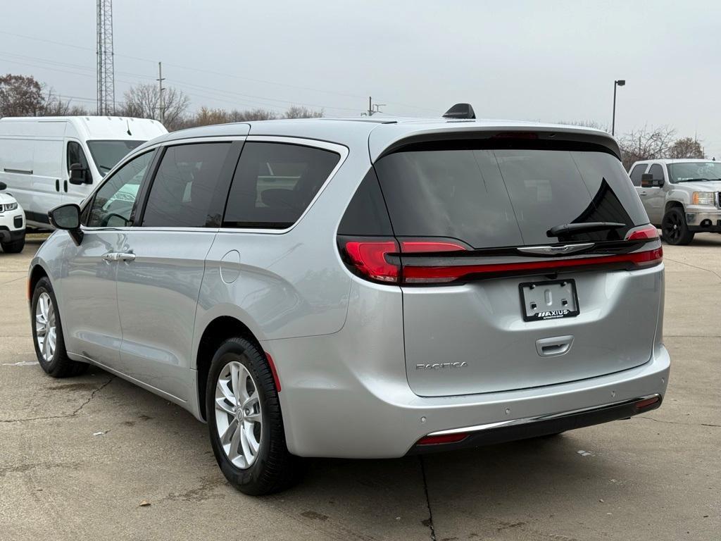 new 2026 Chrysler Pacifica car, priced at $44,747