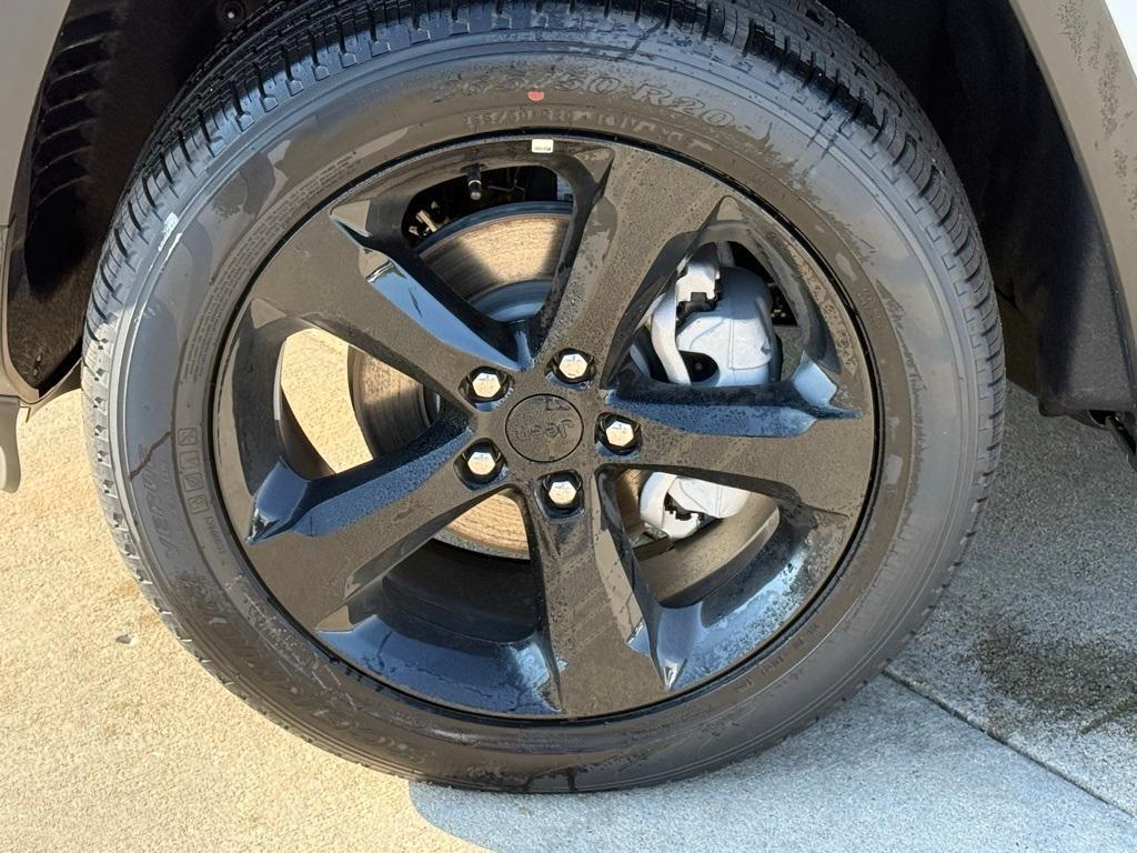 new 2025 Jeep Grand Cherokee car, priced at $44,757