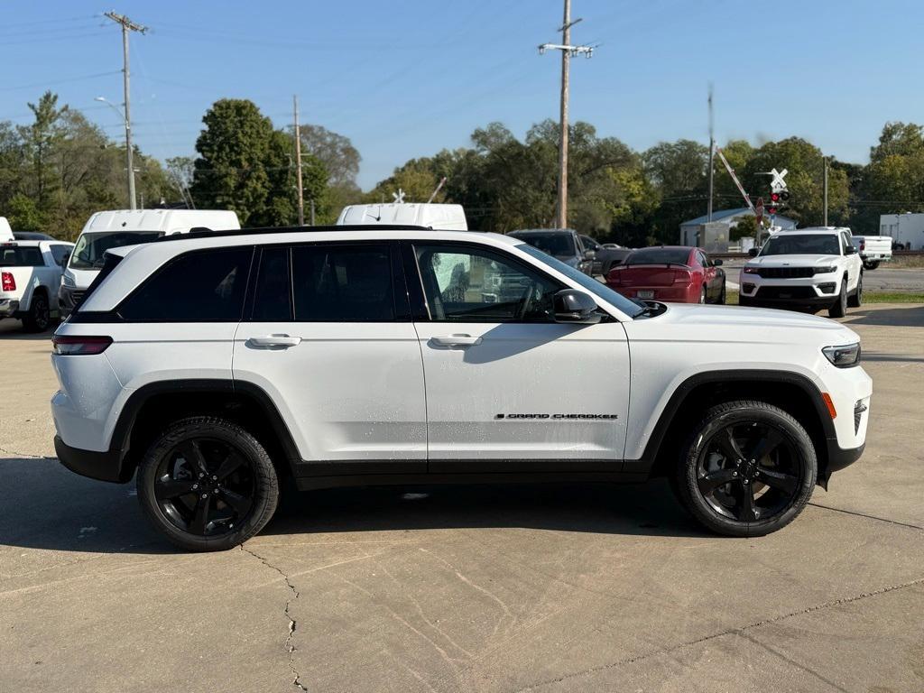 new 2025 Jeep Grand Cherokee car, priced at $44,757