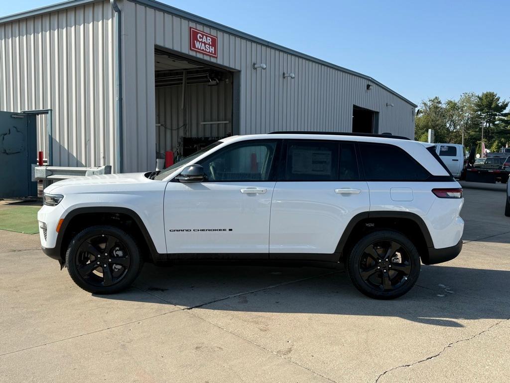 new 2025 Jeep Grand Cherokee car, priced at $44,757