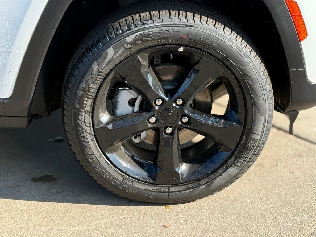 new 2025 Jeep Grand Cherokee car, priced at $44,757