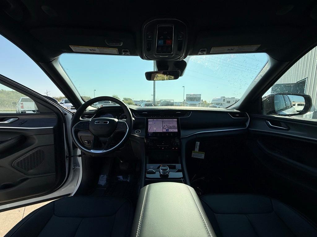 new 2025 Jeep Grand Cherokee car, priced at $44,757