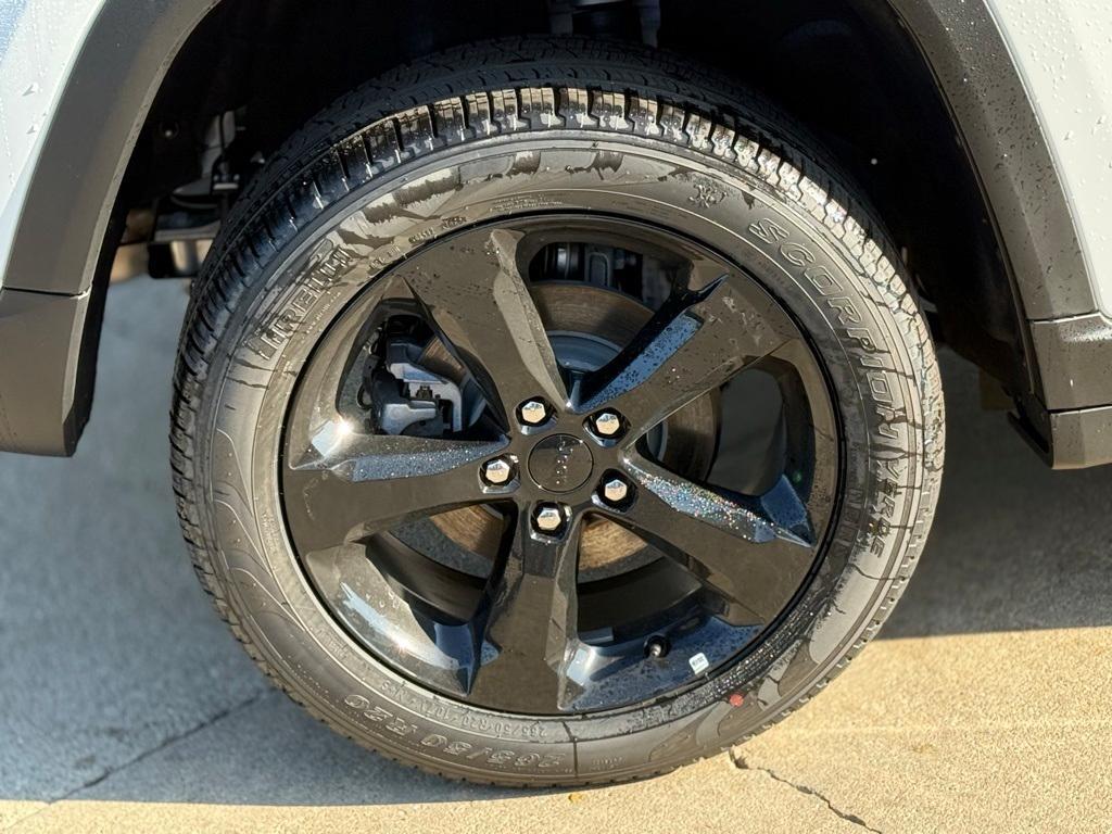 new 2025 Jeep Grand Cherokee car, priced at $44,757