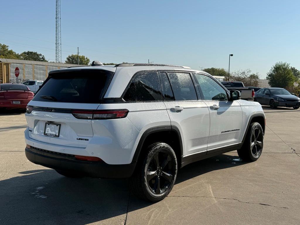 new 2025 Jeep Grand Cherokee car, priced at $44,757