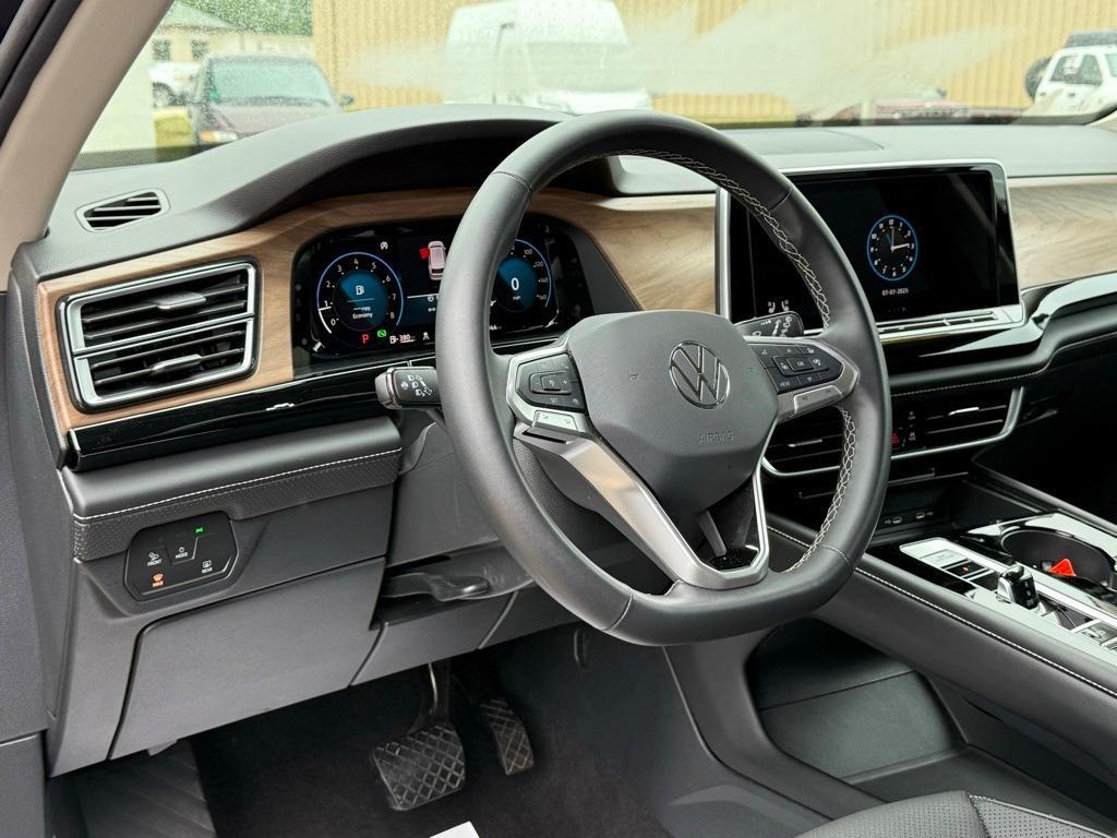 used 2024 Volkswagen Atlas car, priced at $33,548