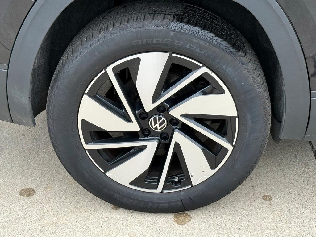 used 2024 Volkswagen Atlas car, priced at $33,548