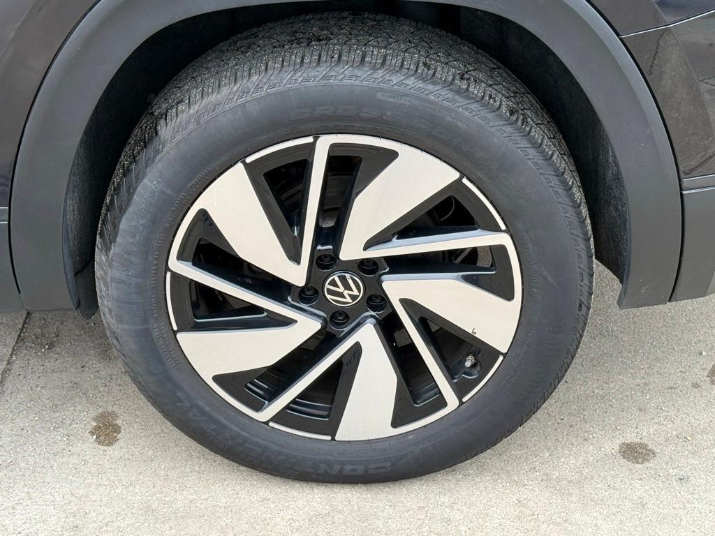 used 2024 Volkswagen Atlas car, priced at $33,548