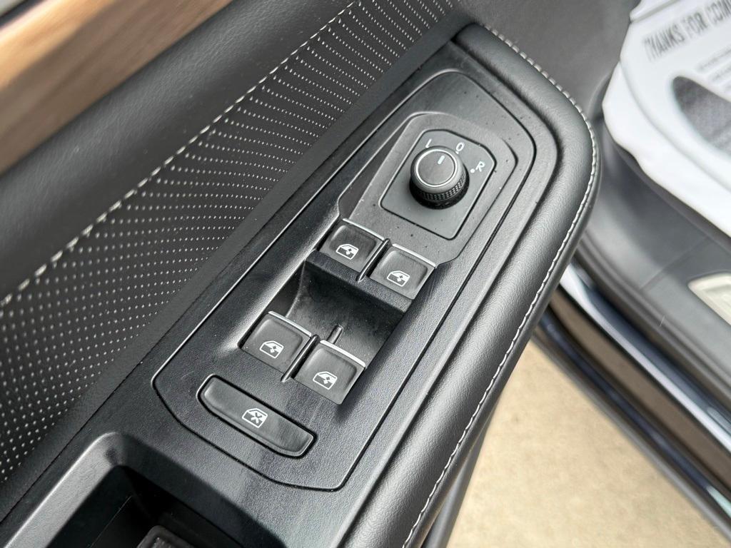 used 2024 Volkswagen Atlas car, priced at $33,548