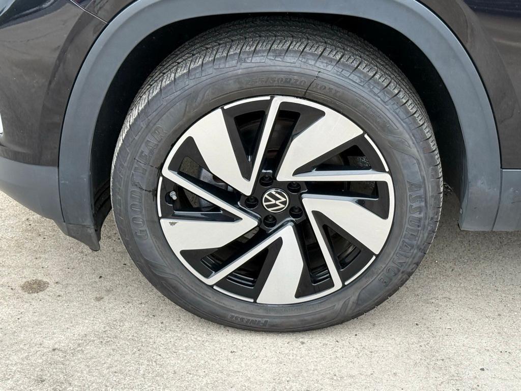 used 2024 Volkswagen Atlas car, priced at $33,548