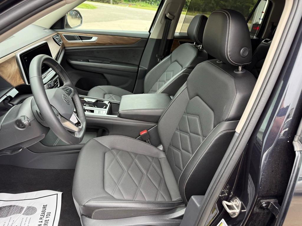 used 2024 Volkswagen Atlas car, priced at $33,548