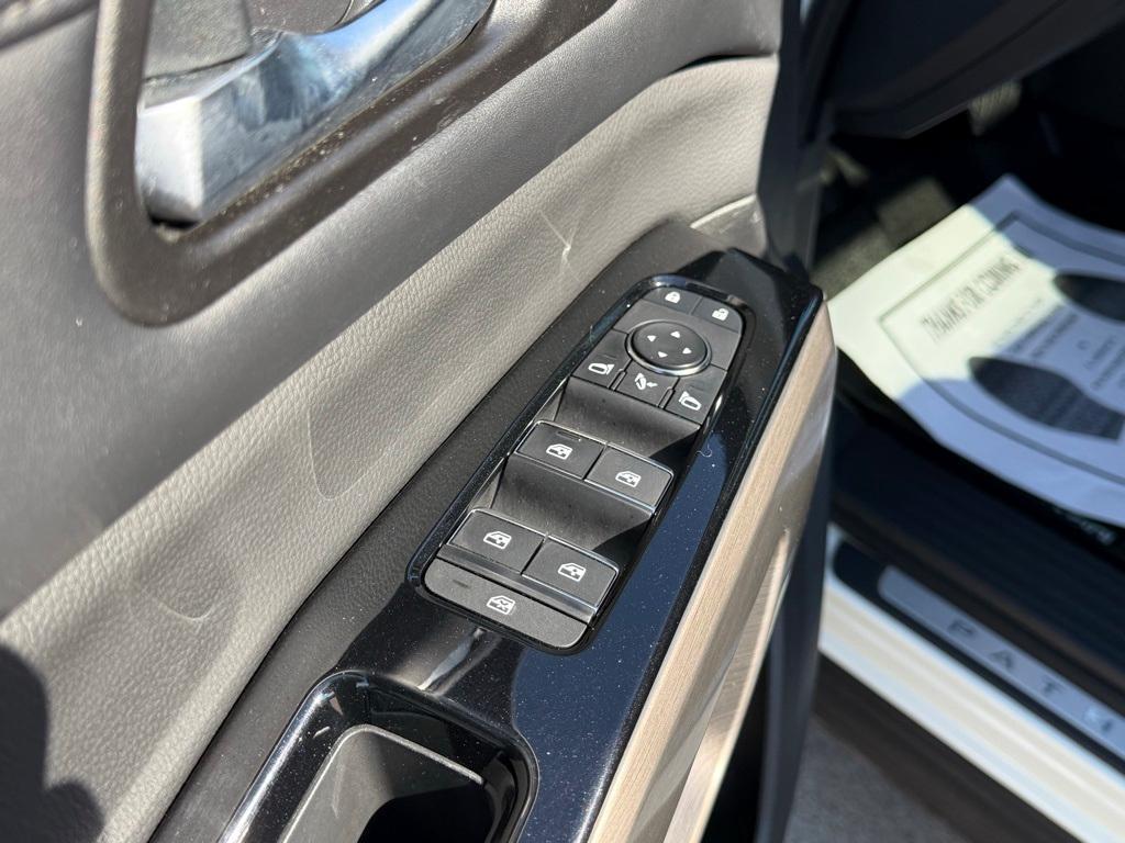 used 2022 Nissan Pathfinder car, priced at $28,137