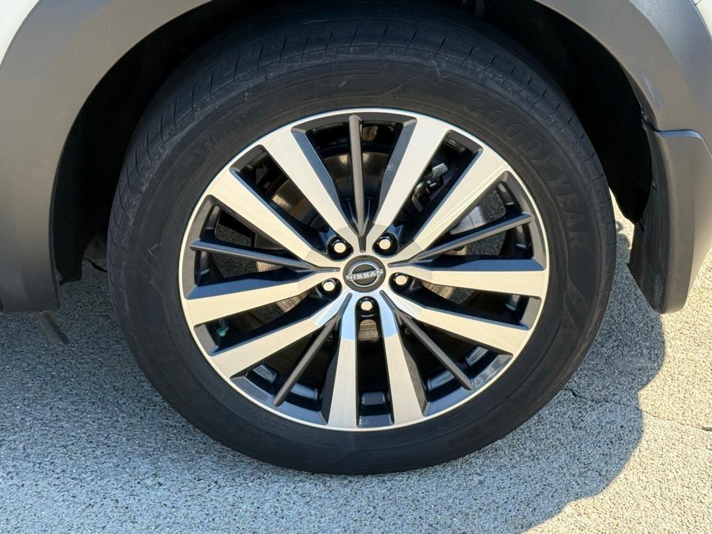 used 2022 Nissan Pathfinder car, priced at $28,137