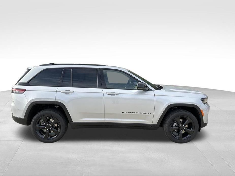 new 2024 Jeep Grand Cherokee car, priced at $43,575