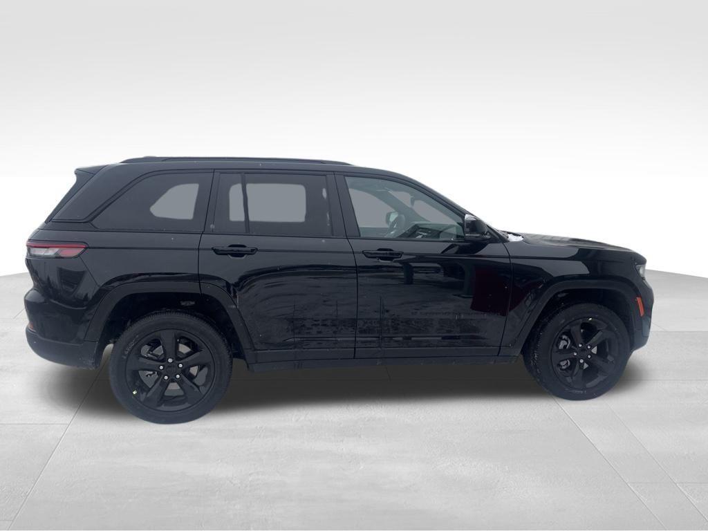 new 2025 Jeep Grand Cherokee car, priced at $45,675