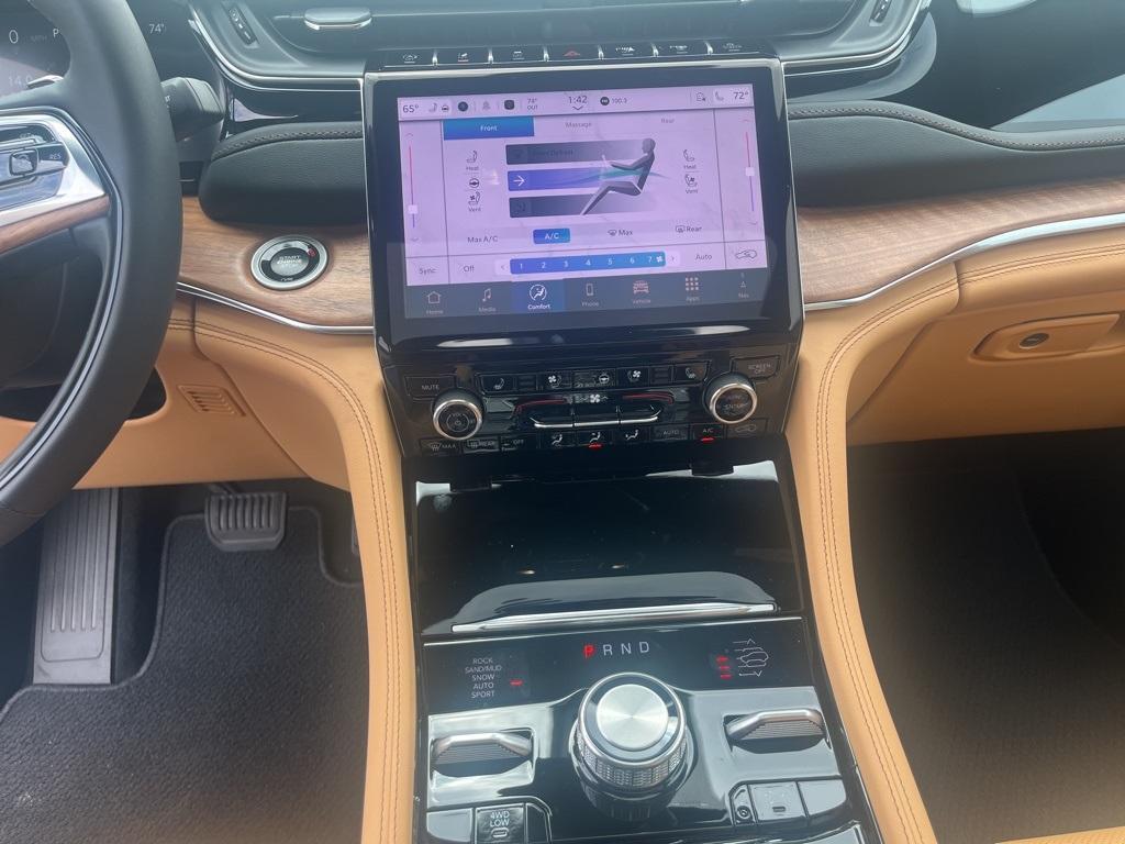 new 2025 Jeep Grand Cherokee L car, priced at $69,150