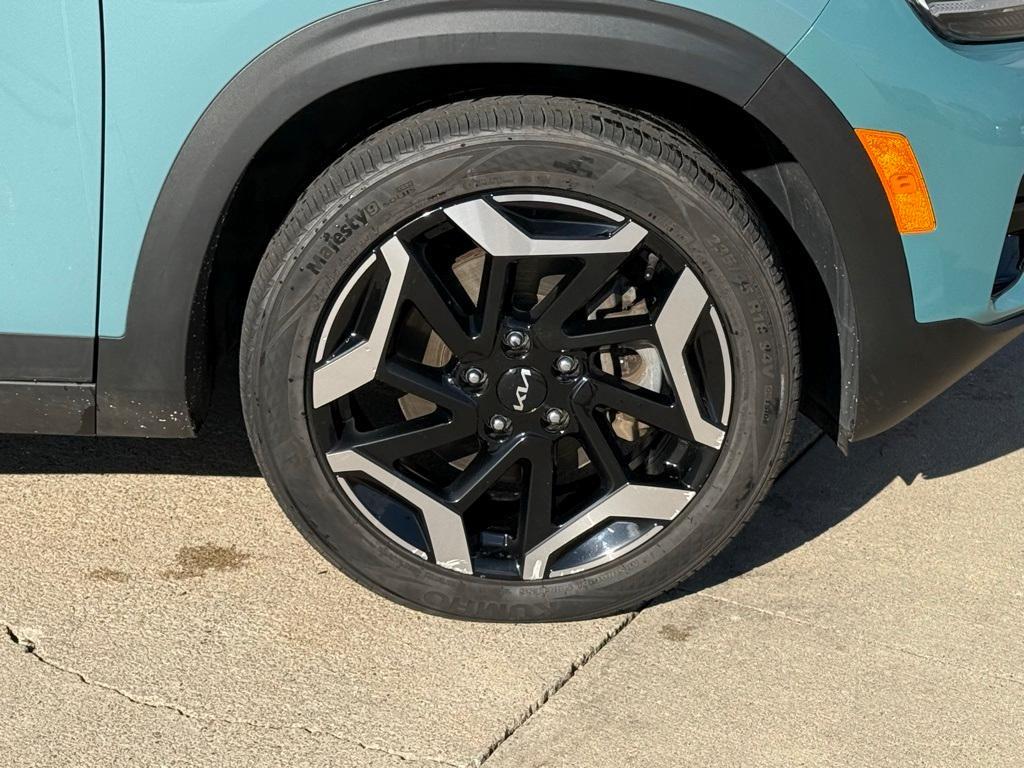 used 2024 Kia Seltos car, priced at $24,981