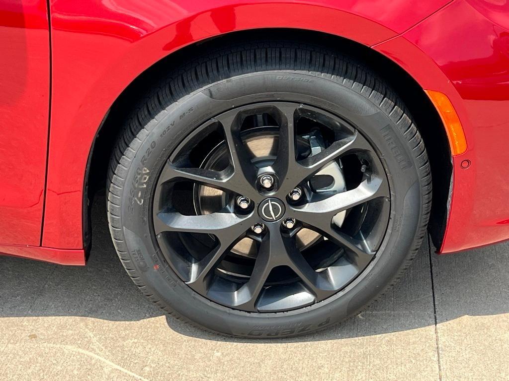 new 2025 Chrysler Pacifica car
