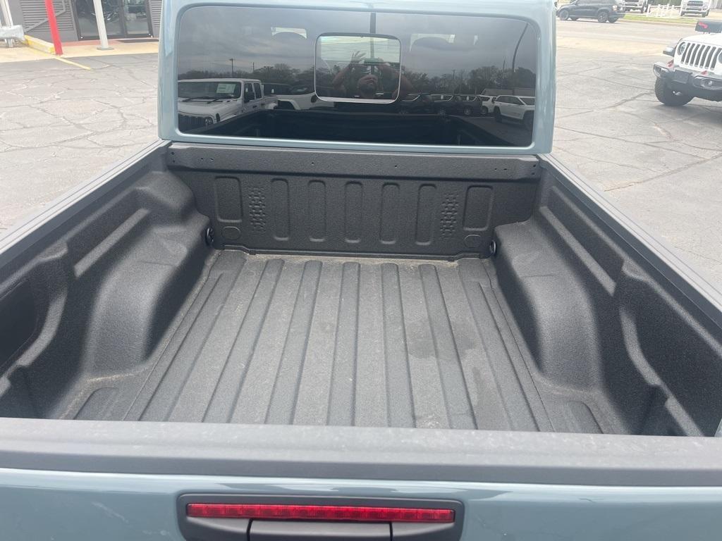 new 2025 Jeep Gladiator car, priced at $45,130