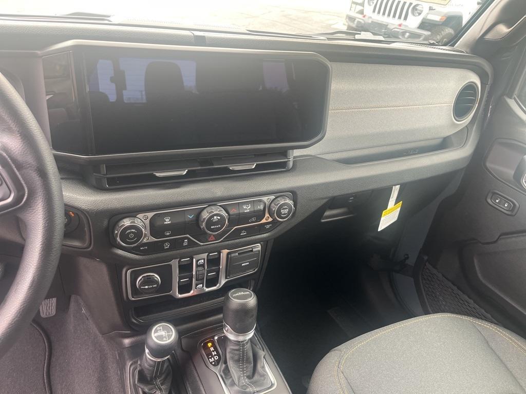 new 2025 Jeep Gladiator car, priced at $45,130