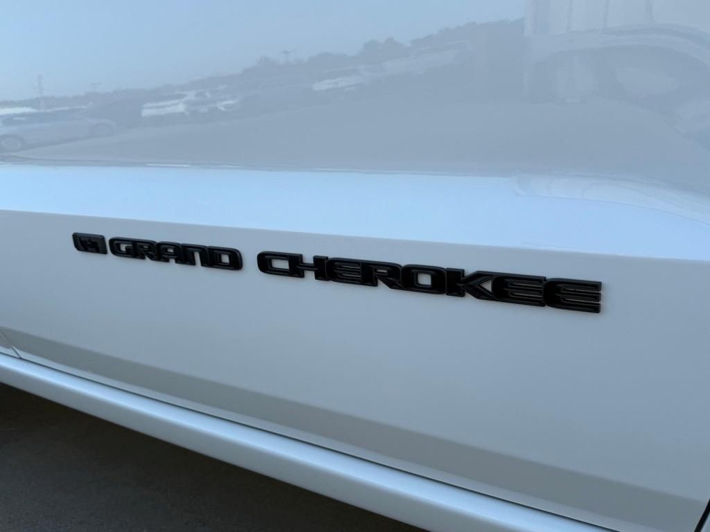 used 2021 Jeep Grand Cherokee car, priced at $29,899