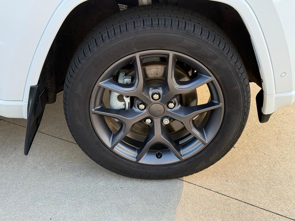 used 2021 Jeep Grand Cherokee car, priced at $29,899