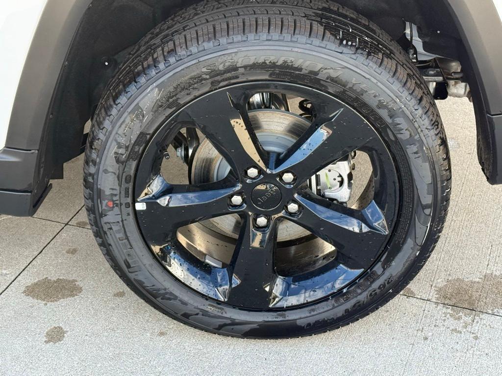 new 2025 Jeep Grand Cherokee car, priced at $50,885