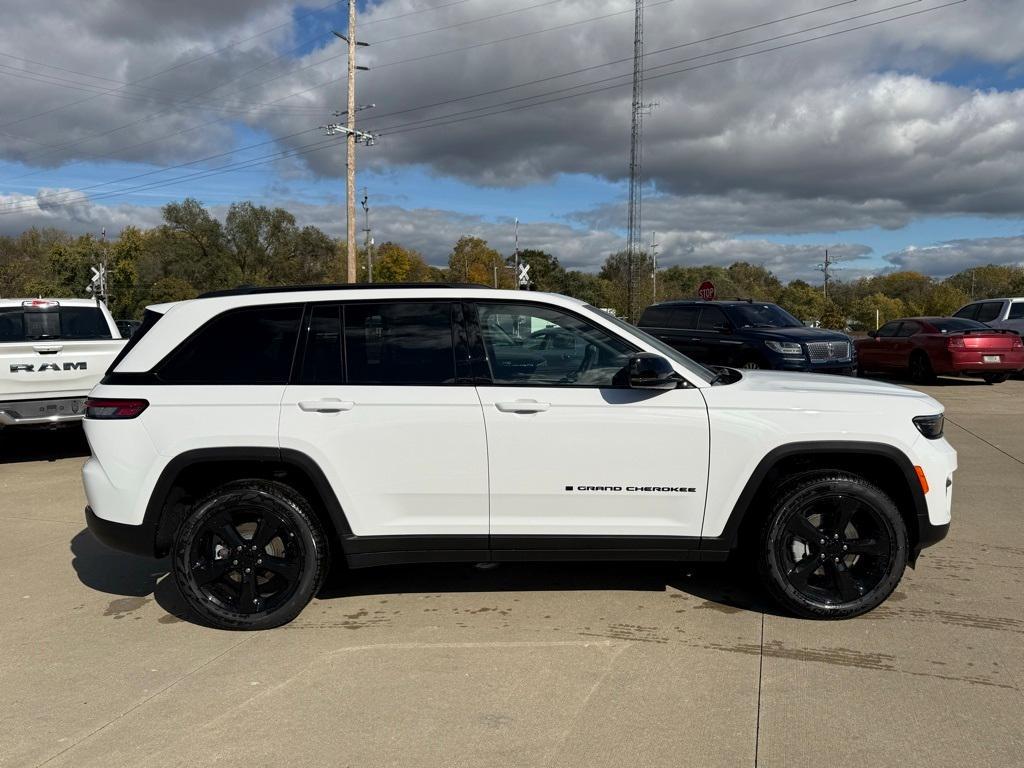 new 2025 Jeep Grand Cherokee car, priced at $50,885