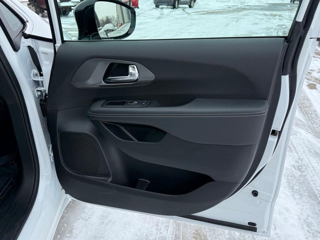 new 2025 Chrysler Pacifica car, priced at $45,725