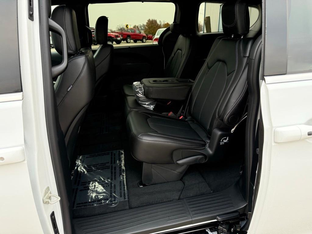 new 2026 Chrysler Pacifica car, priced at $44,473