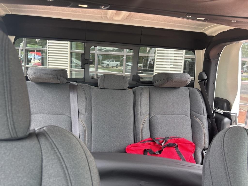 new 2025 Jeep Gladiator car, priced at $49,530