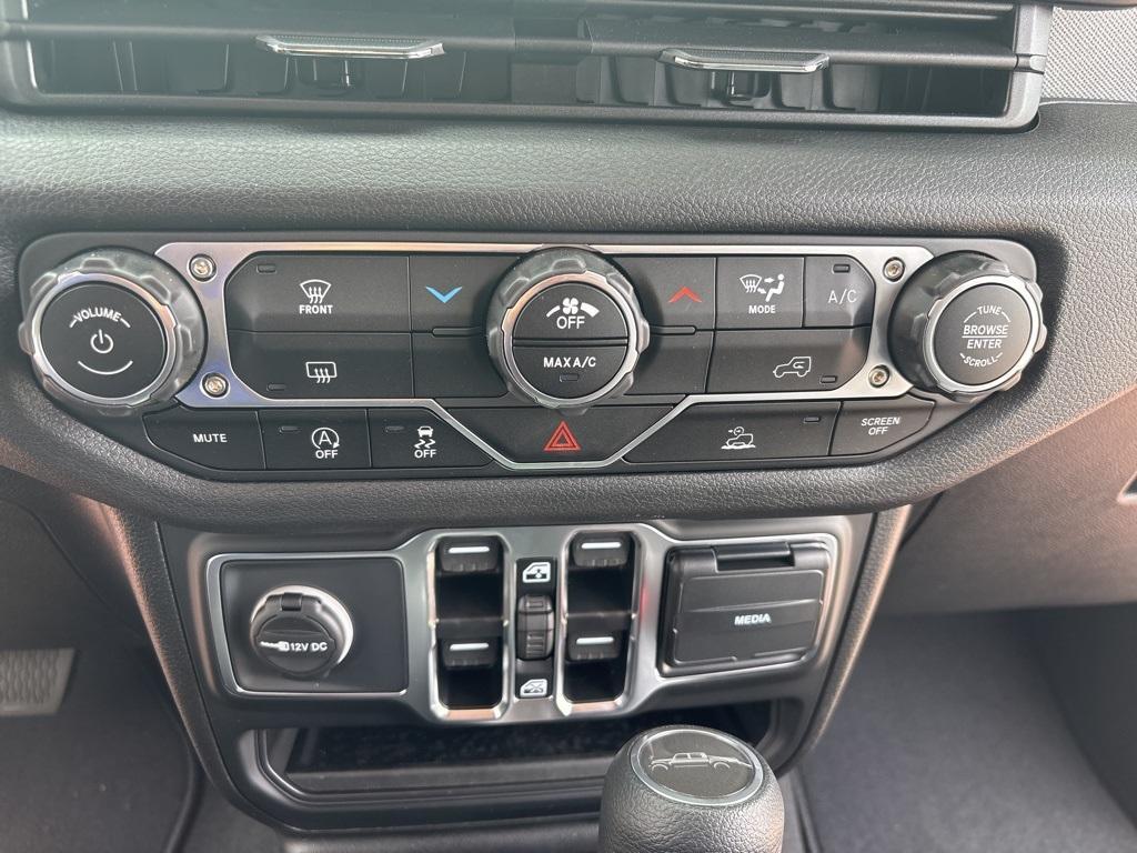 new 2025 Jeep Gladiator car, priced at $49,530