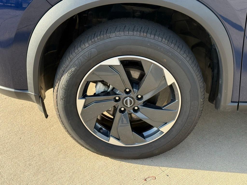 used 2024 Nissan Rogue car, priced at $22,879