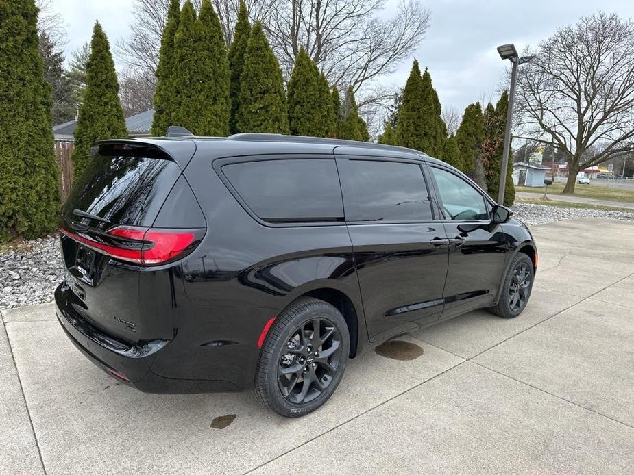 new 2024 Chrysler Pacifica car, priced at $54,288