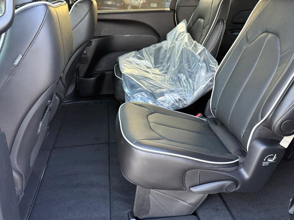 new 2026 Chrysler Pacifica car, priced at $47,101