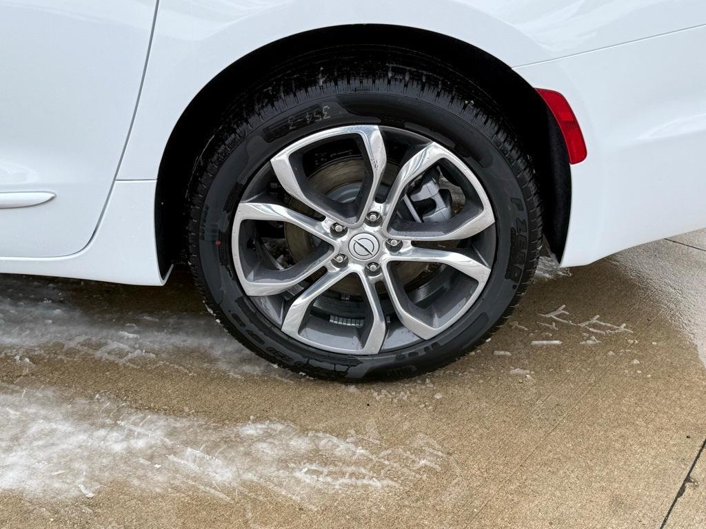 new 2026 Chrysler Pacifica car, priced at $56,787