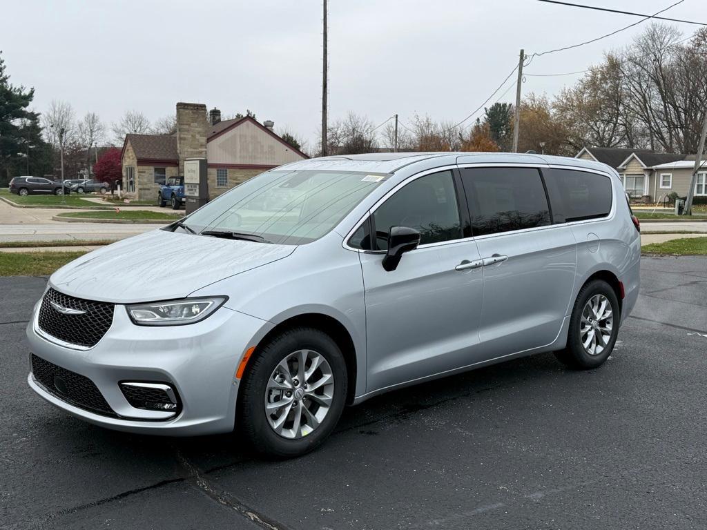 new 2026 Chrysler Pacifica car, priced at $48,777