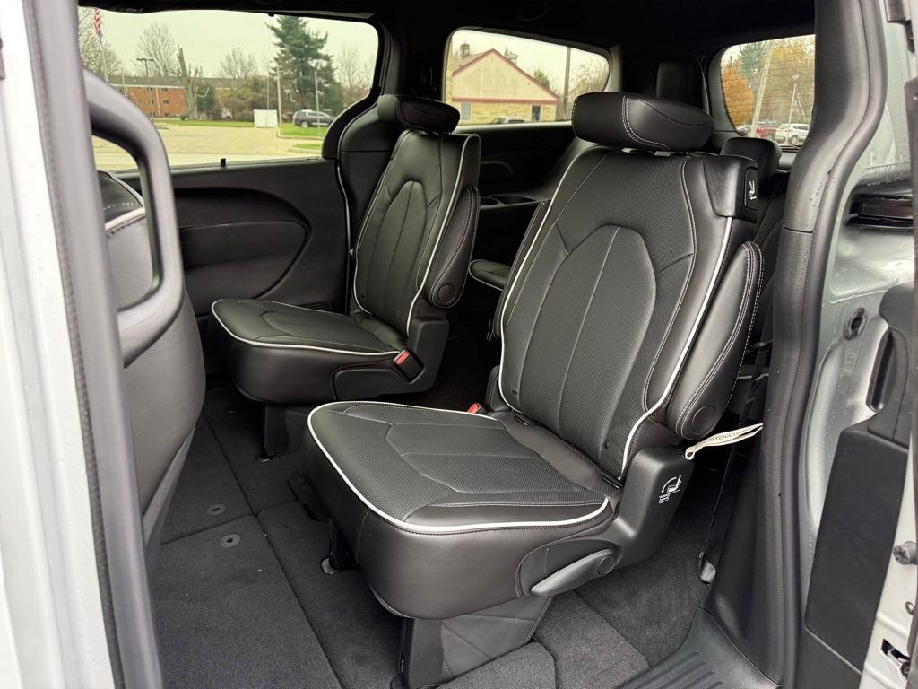 new 2026 Chrysler Pacifica car, priced at $48,777